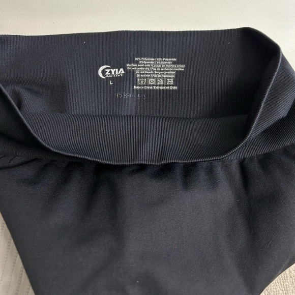 Ladies Zyia Active White‎ Black Ombré 7/8 Leggings Seamless Size L - Picture 8 of 8